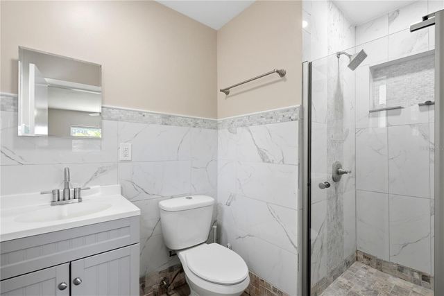 6810 LIVINGSTON AVENUE N, St Petersburg, FL 33702
