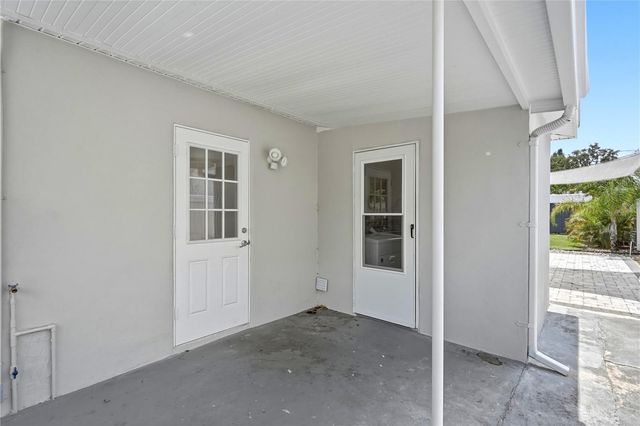 6810 LIVINGSTON AVENUE N, St Petersburg, FL 33702