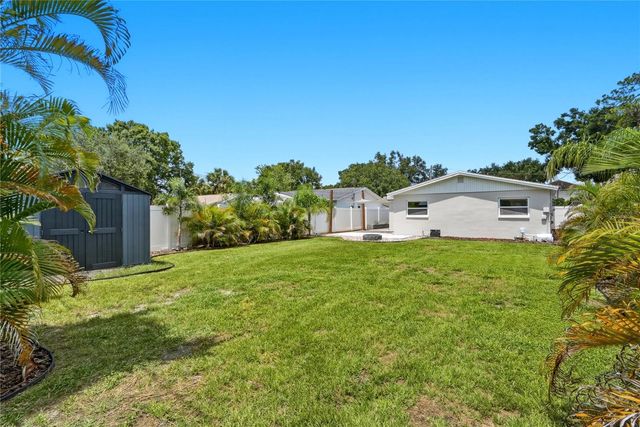 6810 LIVINGSTON AVENUE N, St Petersburg, FL 33702