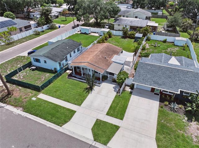 6810 LIVINGSTON AVENUE N, St Petersburg, FL 33702