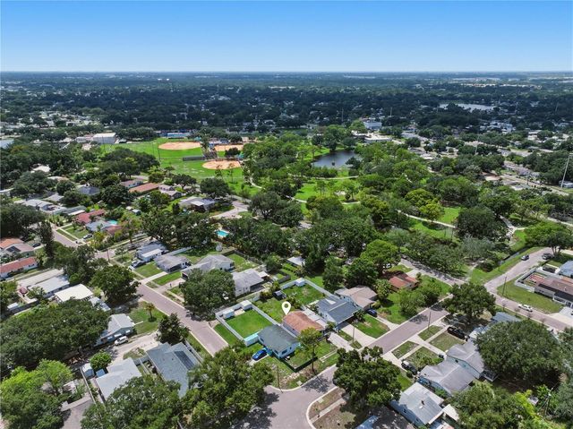 6810 LIVINGSTON AVENUE N, St Petersburg, FL 33702