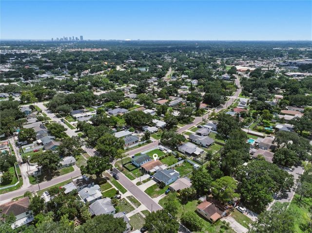6810 LIVINGSTON AVENUE N, St Petersburg, FL 33702