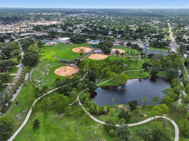 6810 LIVINGSTON AVENUE N, St Petersburg, FL 33702