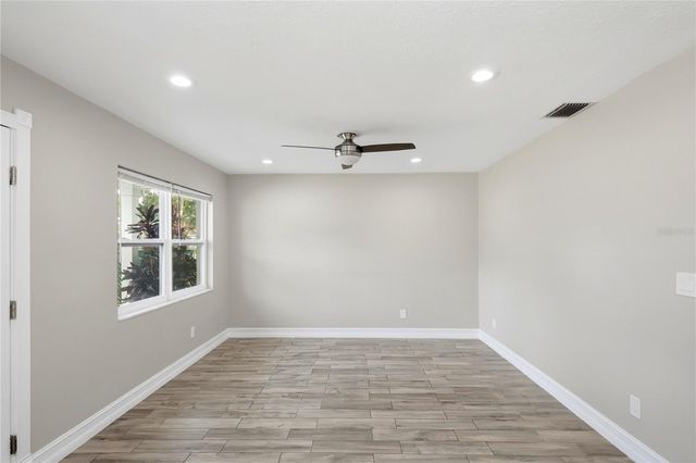 6810 LIVINGSTON AVENUE N, St Petersburg, FL 33702
