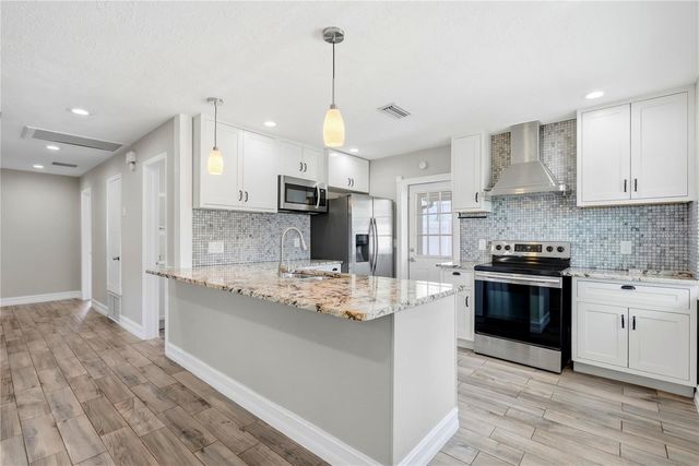 6810 LIVINGSTON AVENUE N, St Petersburg, FL 33702
