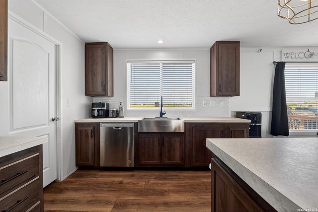 250 Cr 325, Jourdanton, TX 78026