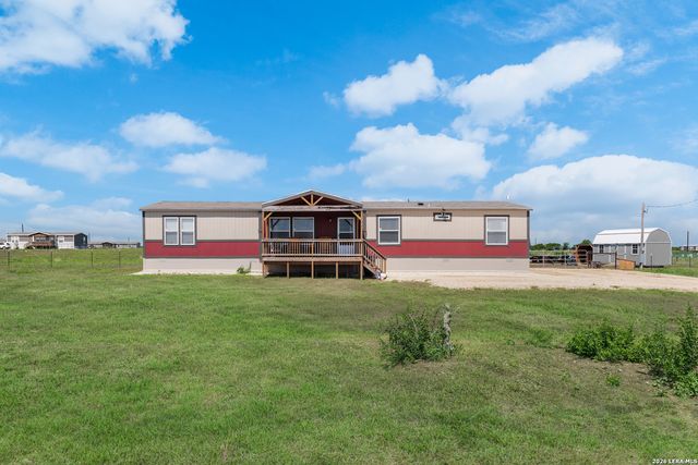 250 Cr 325, Jourdanton, TX 78026