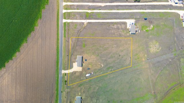 250 Cr 325, Jourdanton, TX 78026