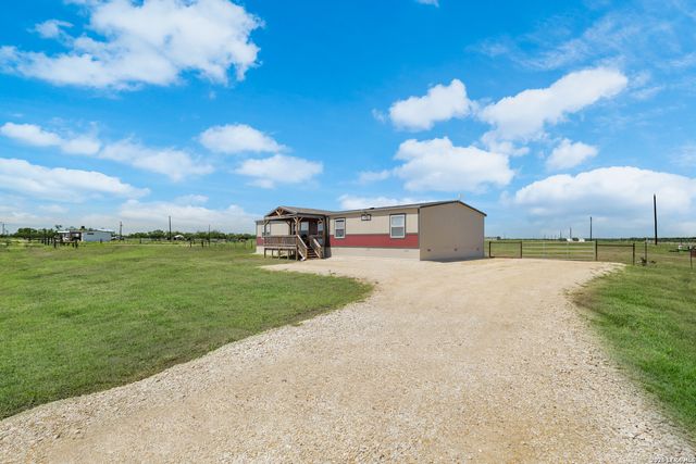 250 Cr 325, Jourdanton, TX 78026