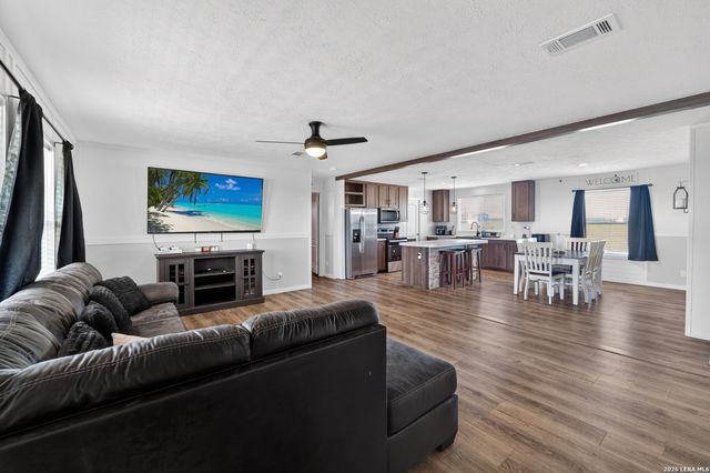 250 Cr 325, Jourdanton, TX 78026
