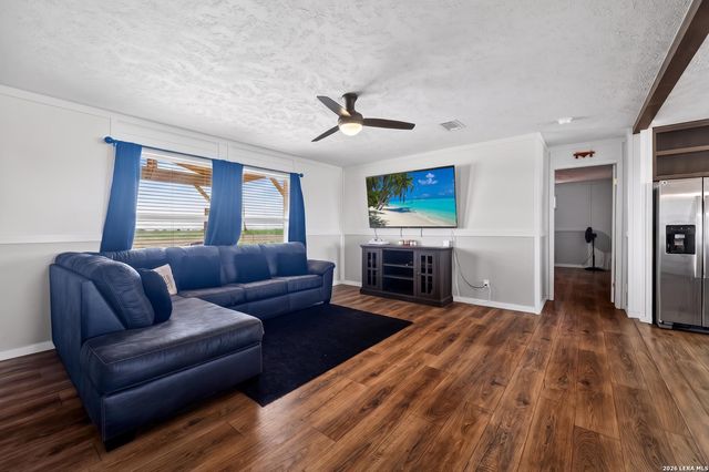 250 Cr 325, Jourdanton, TX 78026