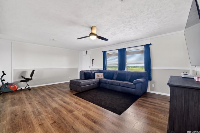 250 Cr 325, Jourdanton, TX 78026