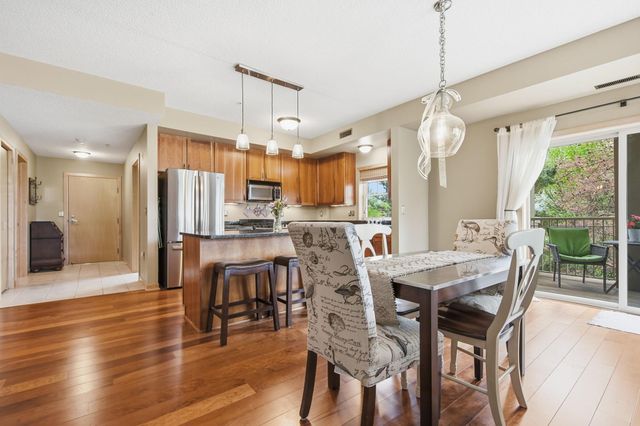 2201 Village Lane A204, Bloomington, MN 55431