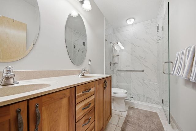2201 Village Lane A204, Bloomington, MN 55431