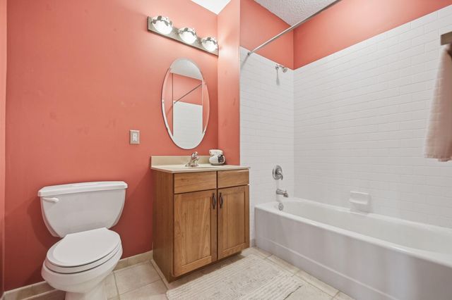 2201 Village Lane A204, Bloomington, MN 55431