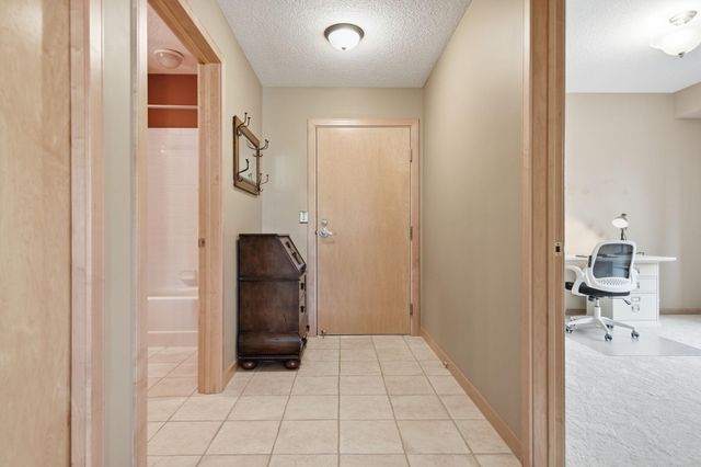 2201 Village Lane A204, Bloomington, MN 55431