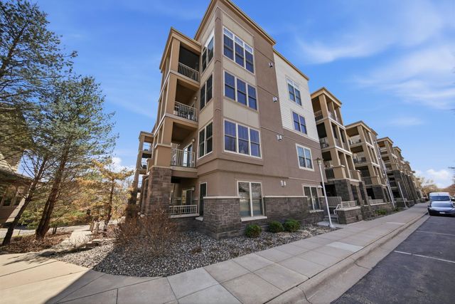 2201 Village Lane A204, Bloomington, MN 55431