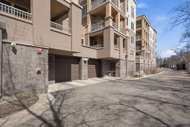2201 Village Lane A204, Bloomington, MN 55431