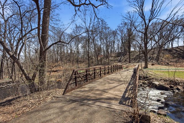 2201 Village Lane A204, Bloomington, MN 55431