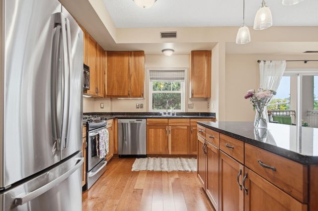 2201 Village Lane A204, Bloomington, MN 55431