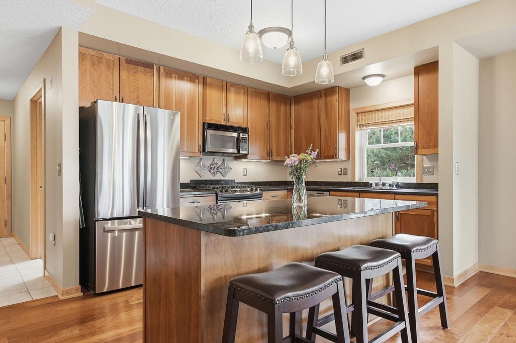 2201 Village Lane A204, Bloomington, MN 55431 — photo 2