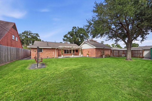 9211 Olathe Street, Houston, TX 77055