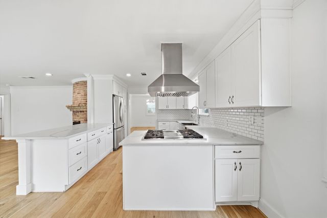 9211 Olathe Street, Houston, TX 77055