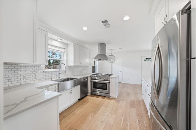 9211 Olathe Street, Houston, TX 77055