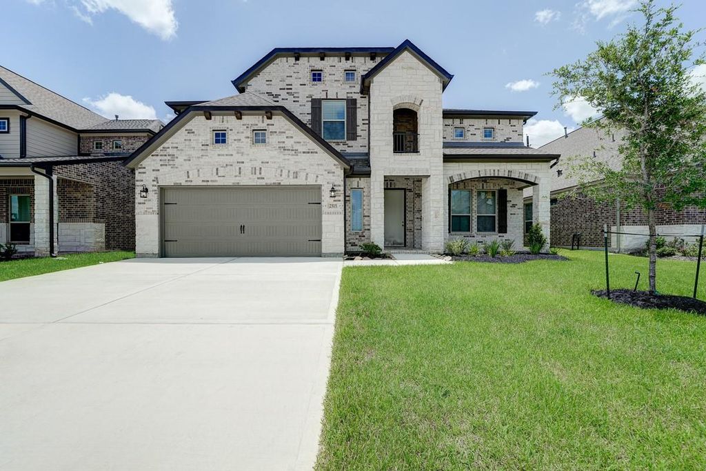 3215 Bushy Hawthorne Drive, Conroe, TX 77301