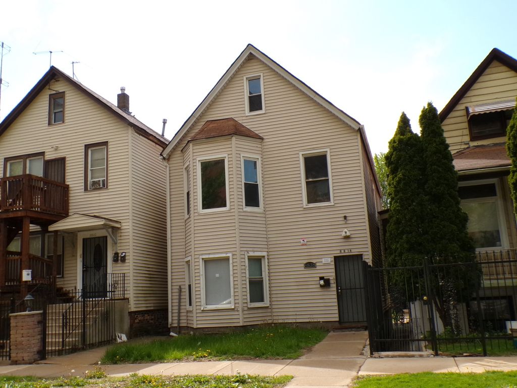 8838 S Marquette Avenue 2, Chicago, IL 60617