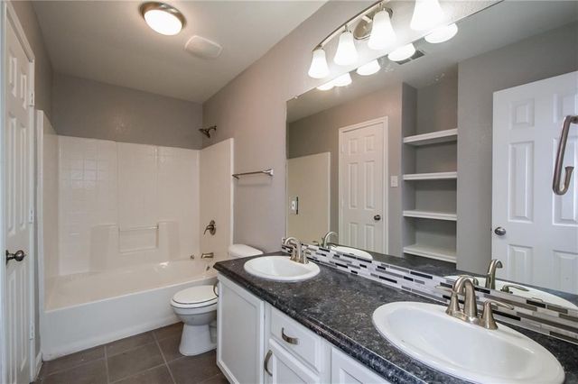 926 Walnut Street, Burleson, TX 76028