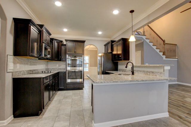 217 Cooper River Way, Clarksville, TN 37042