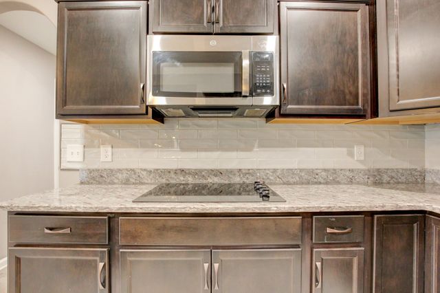 217 Cooper River Way, Clarksville, TN 37042