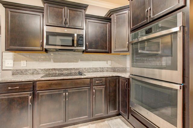 217 Cooper River Way, Clarksville, TN 37042