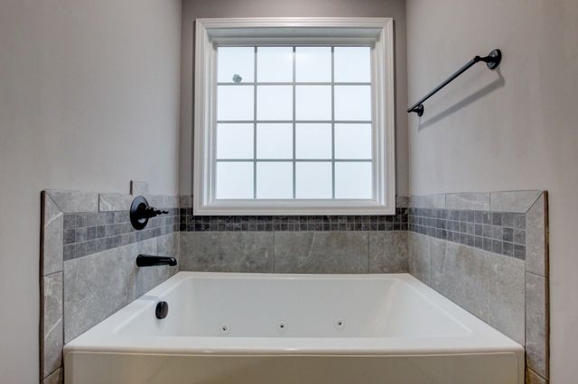 217 Cooper River Way, Clarksville, TN 37042