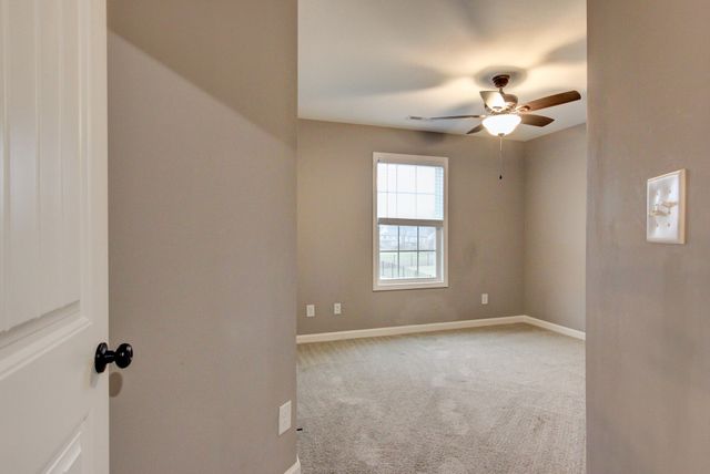 217 Cooper River Way, Clarksville, TN 37042