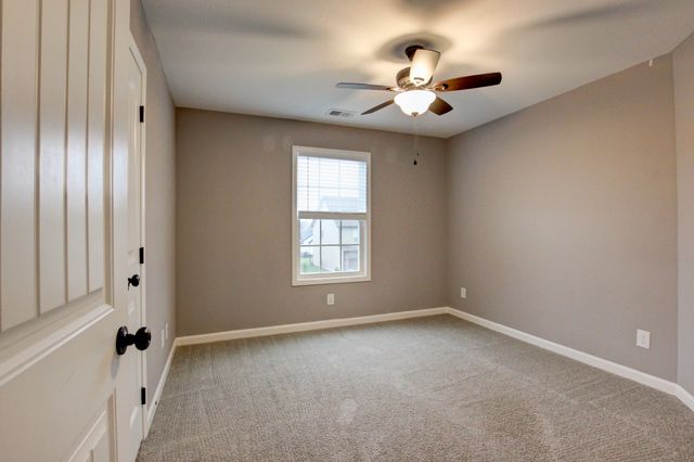 217 Cooper River Way, Clarksville, TN 37042