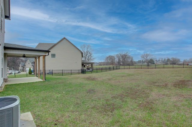 217 Cooper River Way, Clarksville, TN 37042