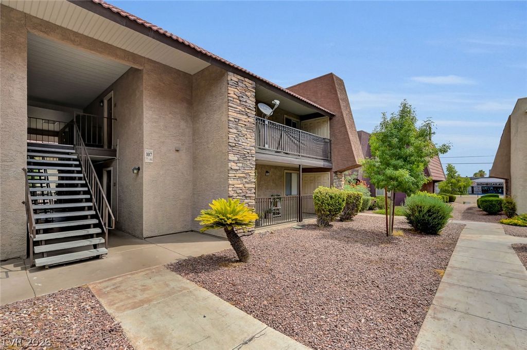 4340 Sandy River Drive 84, Las Vegas, NV 89103 — photo 2