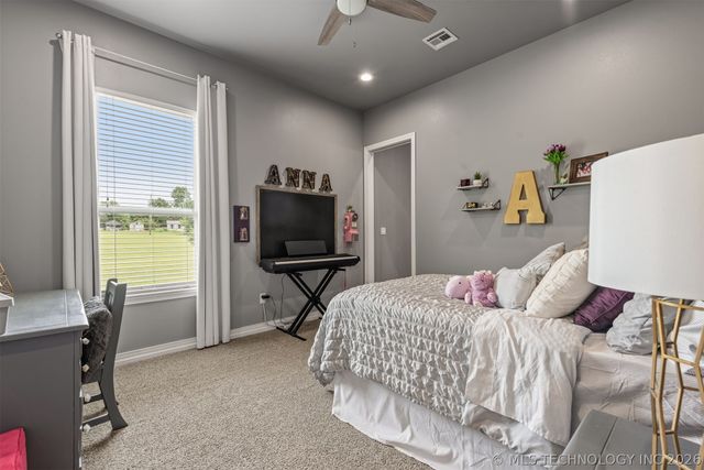 16911 S 321st East Avenue, Coweta, OK 74429