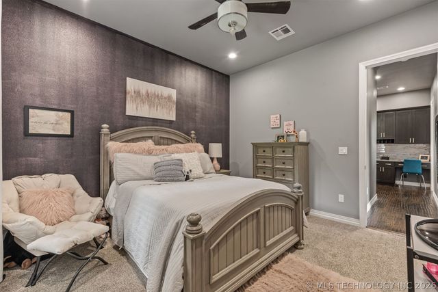 16911 S 321st East Avenue, Coweta, OK 74429