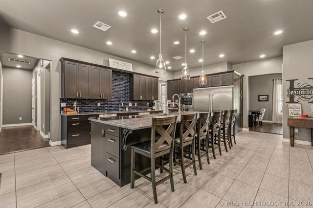 16911 S 321st East Avenue, Coweta, OK 74429