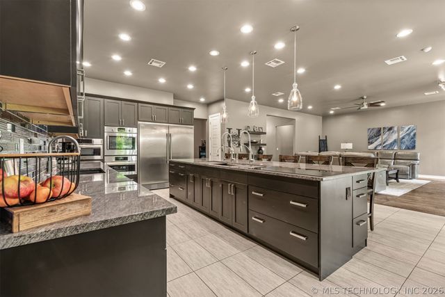 16911 S 321st East Avenue, Coweta, OK 74429