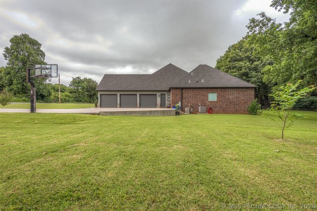 16911 S 321st East Avenue, Coweta, OK 74429