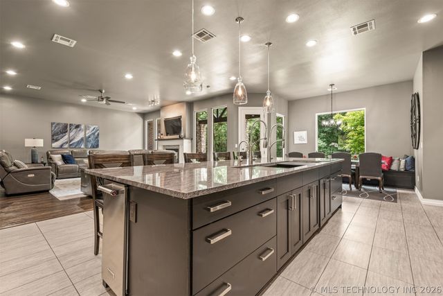 16911 S 321st East Avenue, Coweta, OK 74429