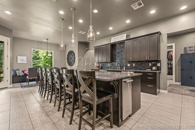 16911 S 321st East Avenue, Coweta, OK 74429
