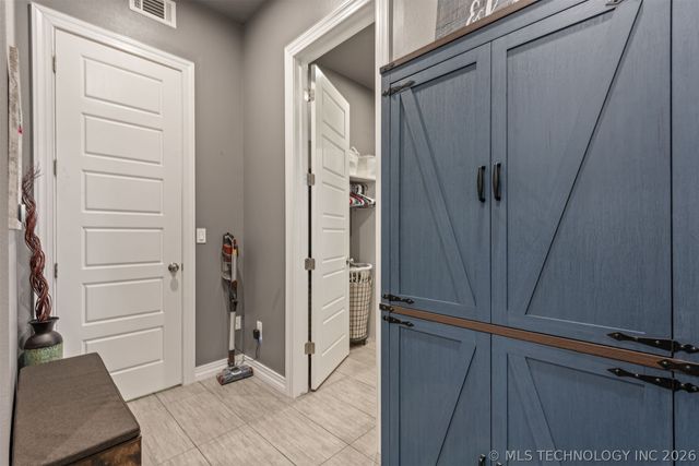 16911 S 321st East Avenue, Coweta, OK 74429
