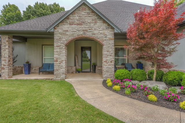 16911 S 321st East Avenue, Coweta, OK 74429