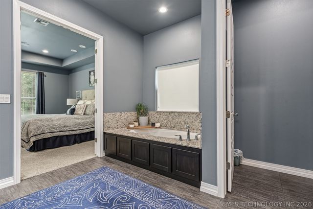 16911 S 321st East Avenue, Coweta, OK 74429