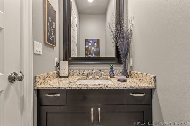 16911 S 321st East Avenue, Coweta, OK 74429